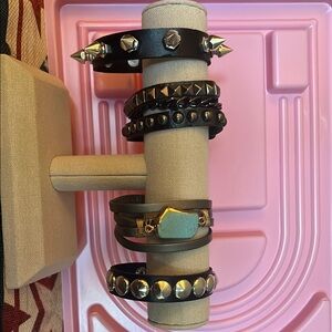 4 piece cuff set